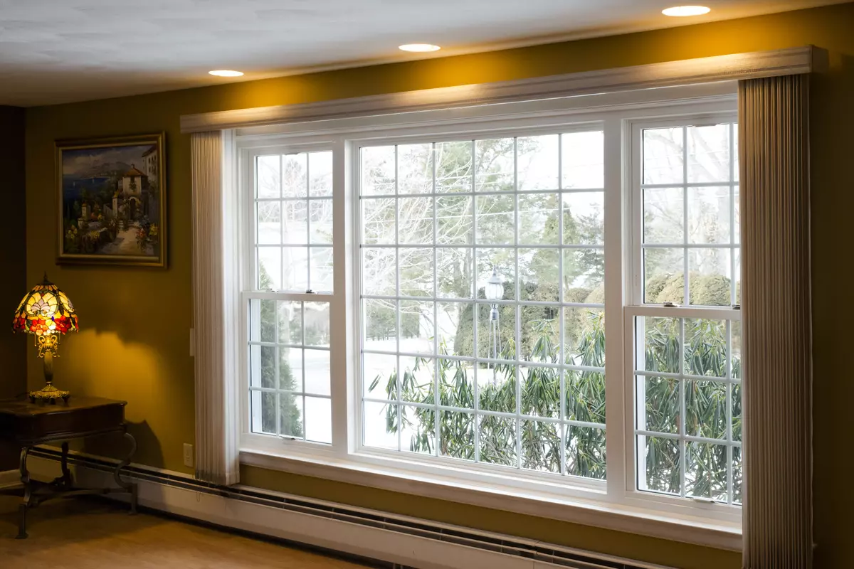 Double Hung-Picture-Double Hung Window - SEVEN SUN CT - Windows and doors