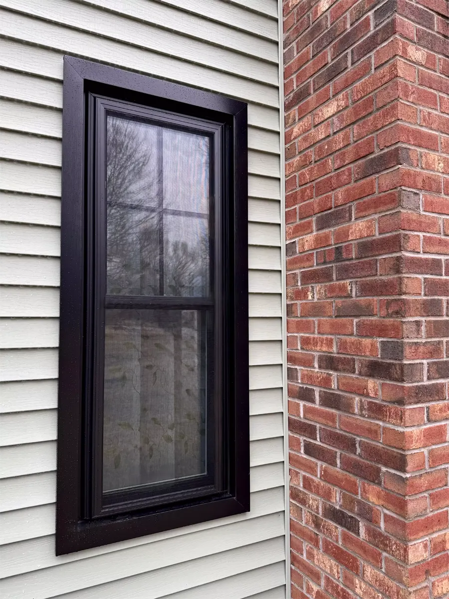 OKNA Enviro Star 800 Series Double-Hung in Nicol's Black Exterior Color and colonial grids Seven Sun-CT