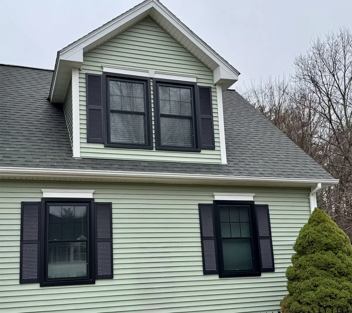 OKNA Enviro Star 800 Series Twin Double-Hung in Nicol's Black Exterior Color and colonial grids Seven Sun CT