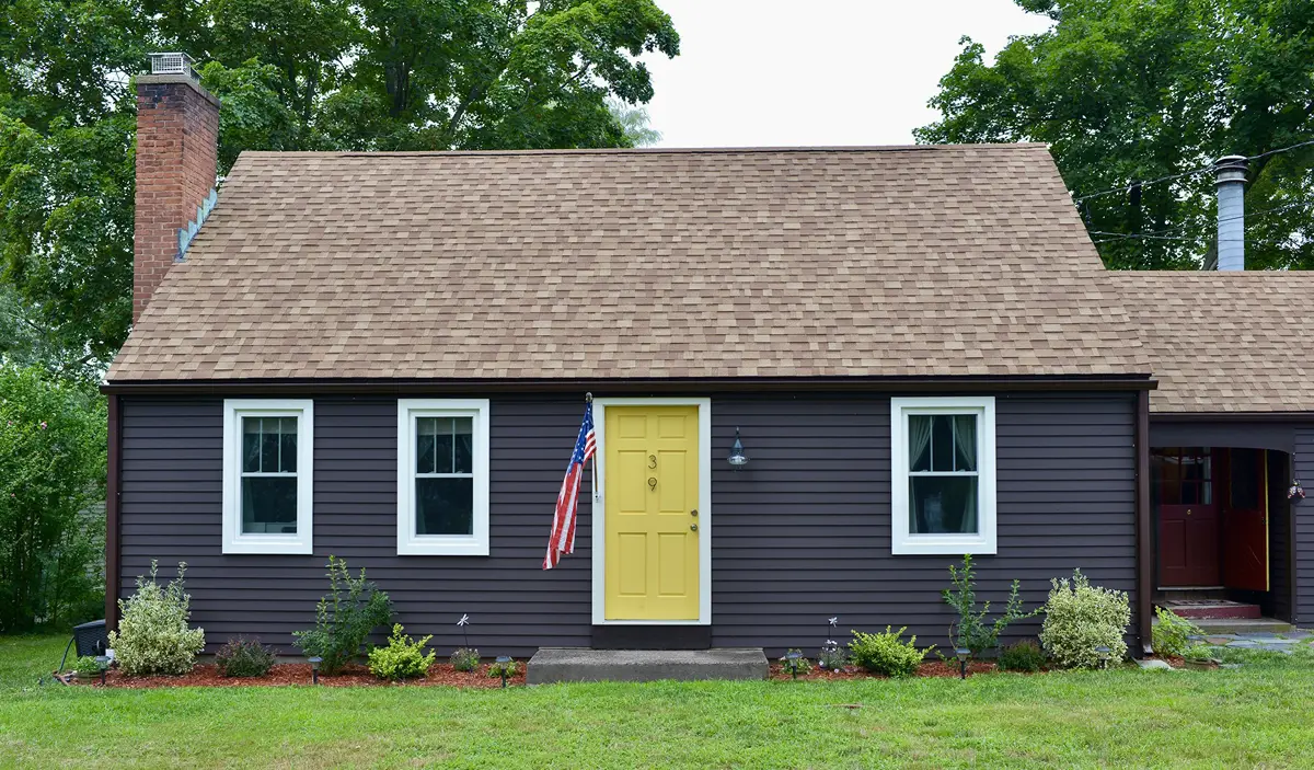 Okna EnviroStar 800 replacement double-Hung windows white craftsman grids top sash cottage house connecticut Seven Sun CT
