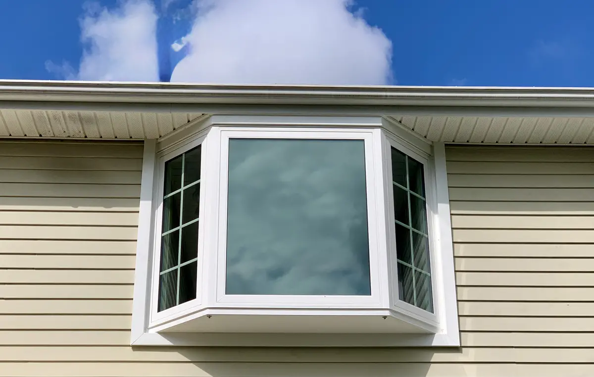 OKNA 3-Lite Casement 700DX Series Bay with Colonial Grids Window Seven Sun CT