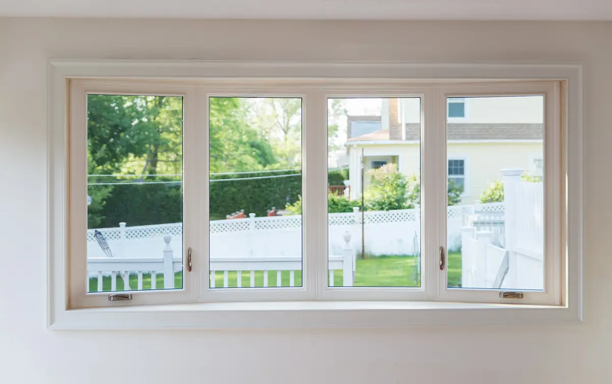 OKNA 4-Lite 700DX Bow with Casements and Picture White Window Seven Sun CT