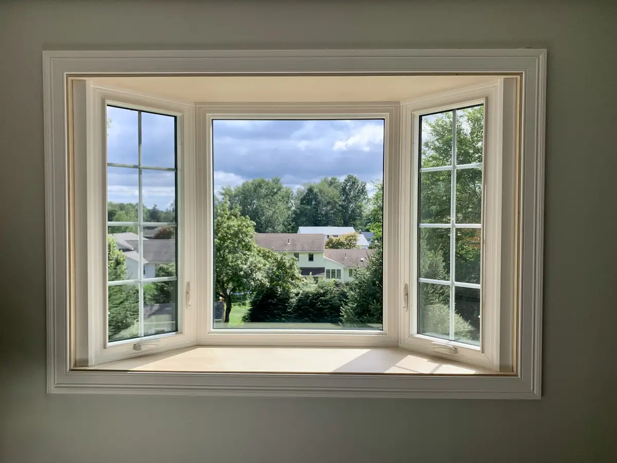 OKNA 700DX Series Bay With Casements and Fill Colonial Grids Window Seven Sun CT