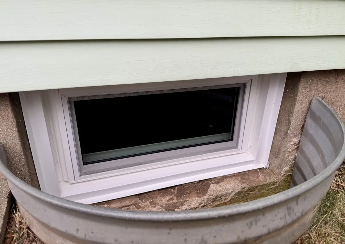 OKNA Basement Hopper Insul-Tec 500 White Basement Window - Seven-Sun CT