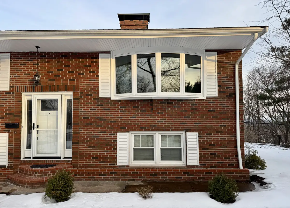 OKNA Bow with 4-Lite Casement 700DX White Window Seven Sun CT
