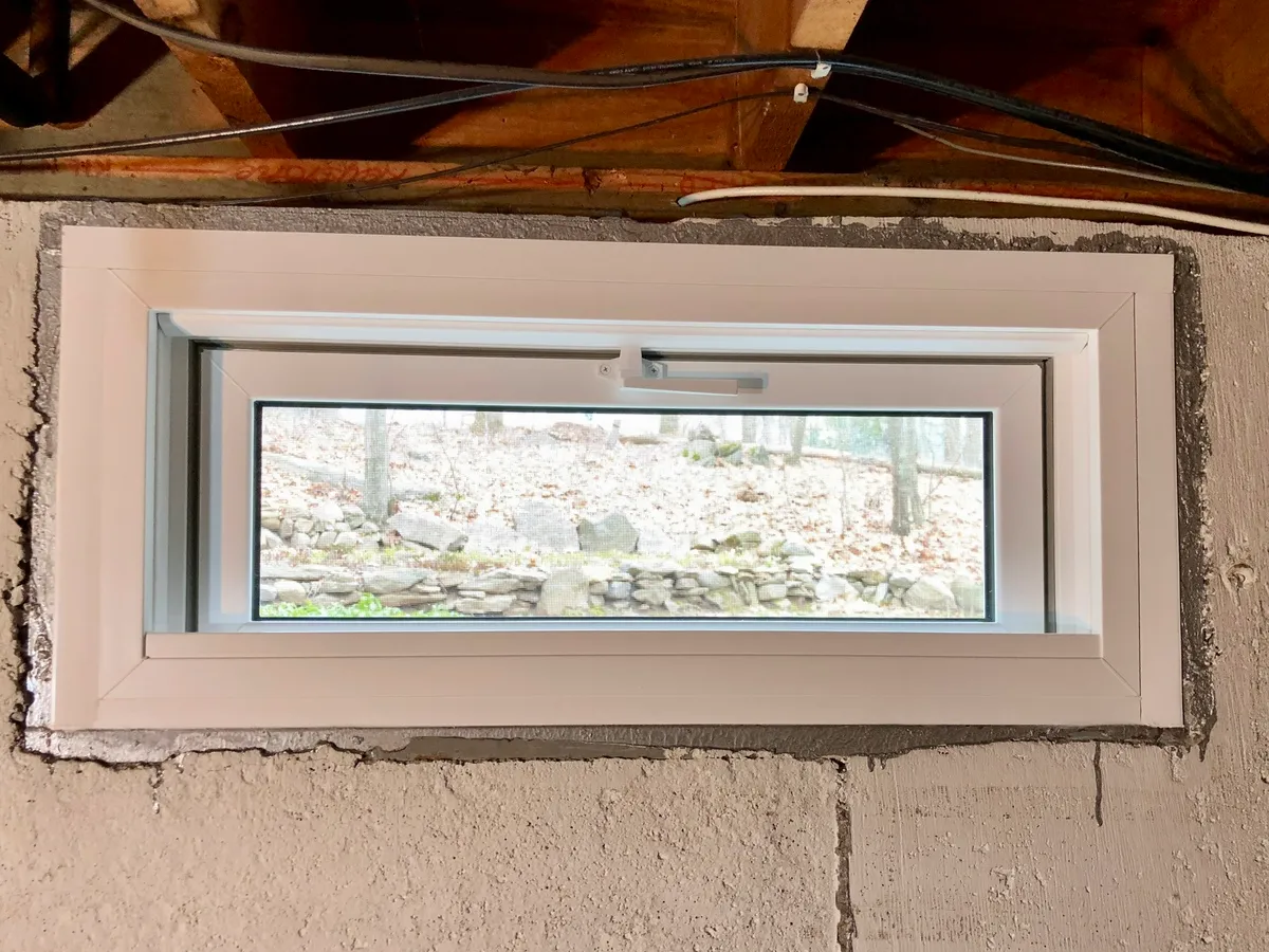 Basement window - basement hopper window - Okna - Tolland CT