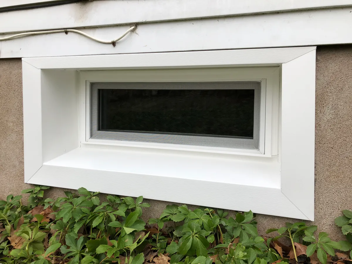 Basement window - basement hopper window - Okna - Tolland CT