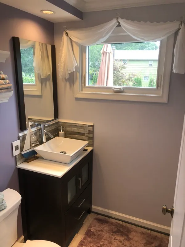 Bathroom window - awning window - Okna - New Britain CT