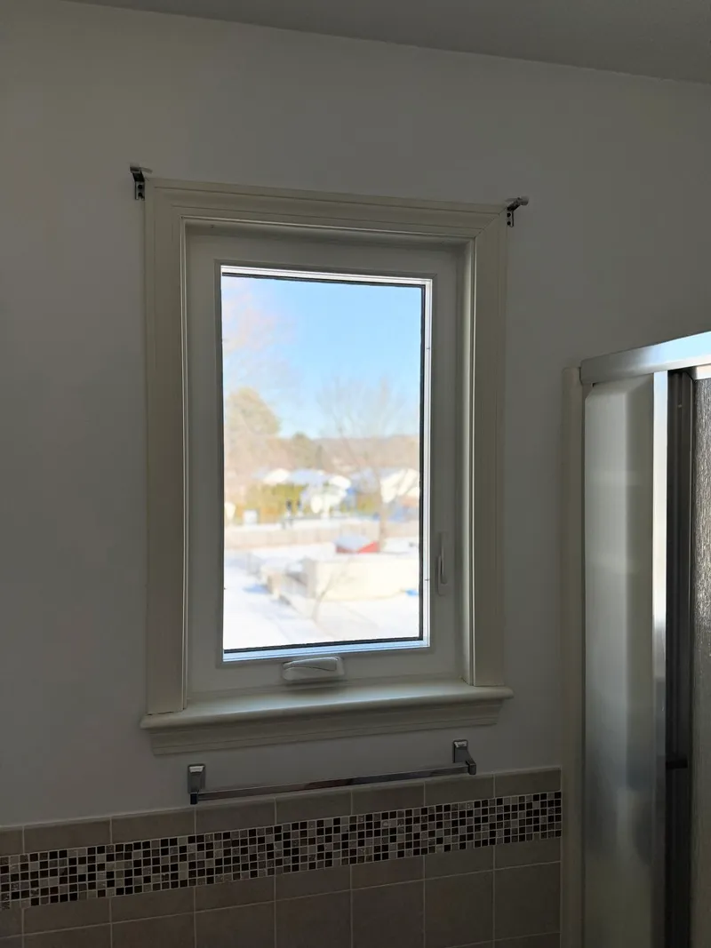 Bathroom window - casement window - Okna - Newington CT