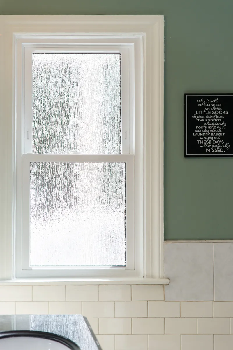 Bathroom window - double hung window - full obscure - rainfall glass - Okna CT