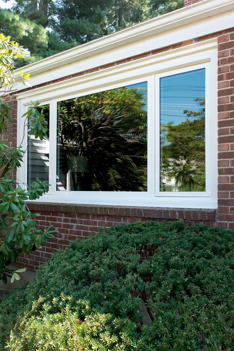 Dining room window - 3-lite picture casement window - CT