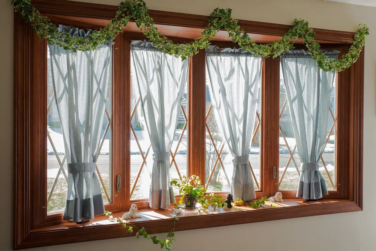 Dining room window - bay-window, cognac diamond grids - Berlin CT