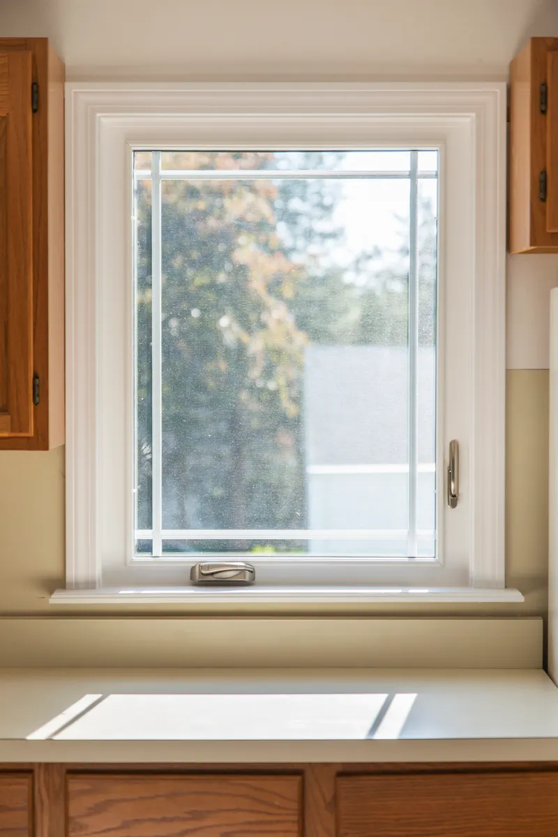 Kitchen window - casement window - single prairie grids Okna CT