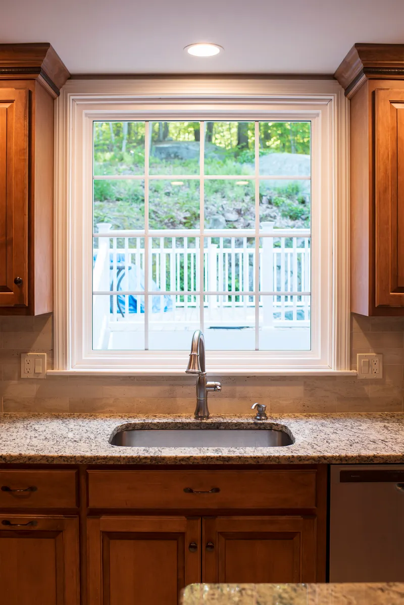 Kitchen window over sink - picture window,colonial grids - Okna CT