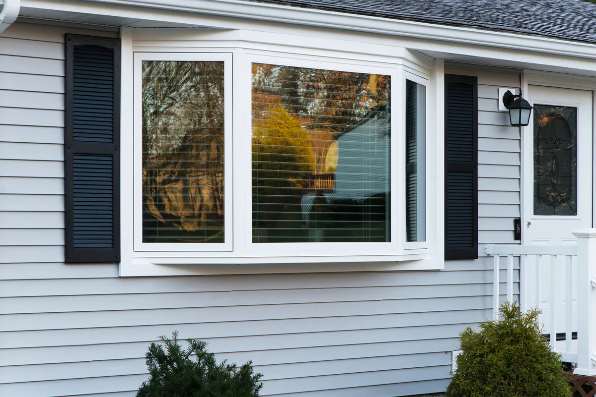 Living room window - bay with casement window CT
