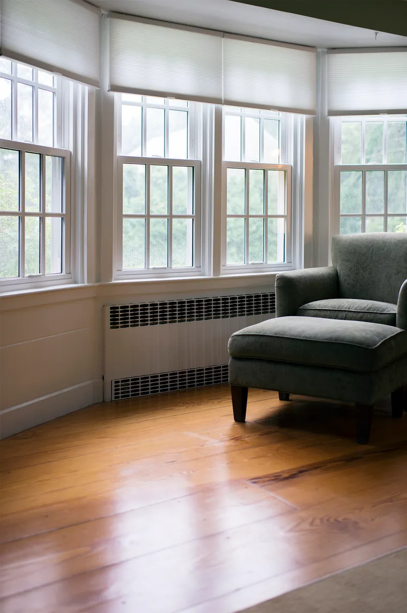 Living room window - double-hung window, full colonial grids - Okna CT