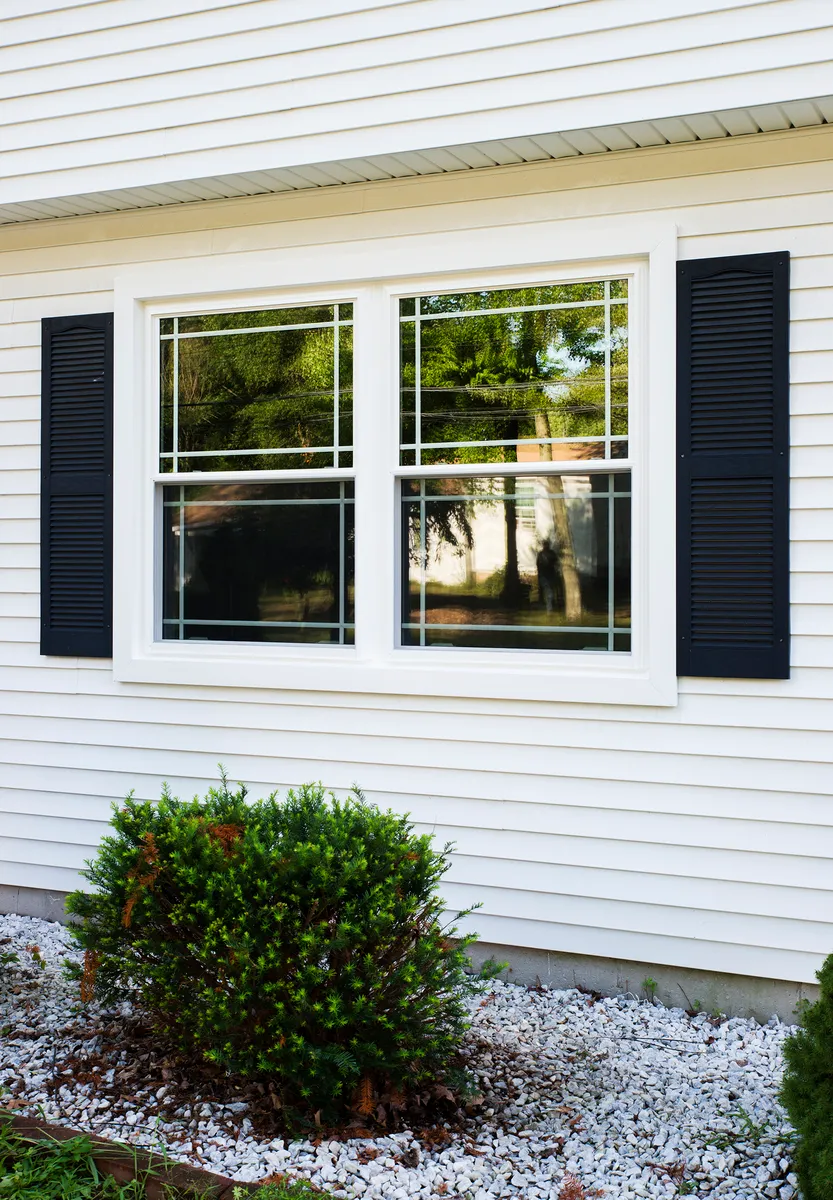 Living room window - twin double-hung window, single prairie grids - Okna CT